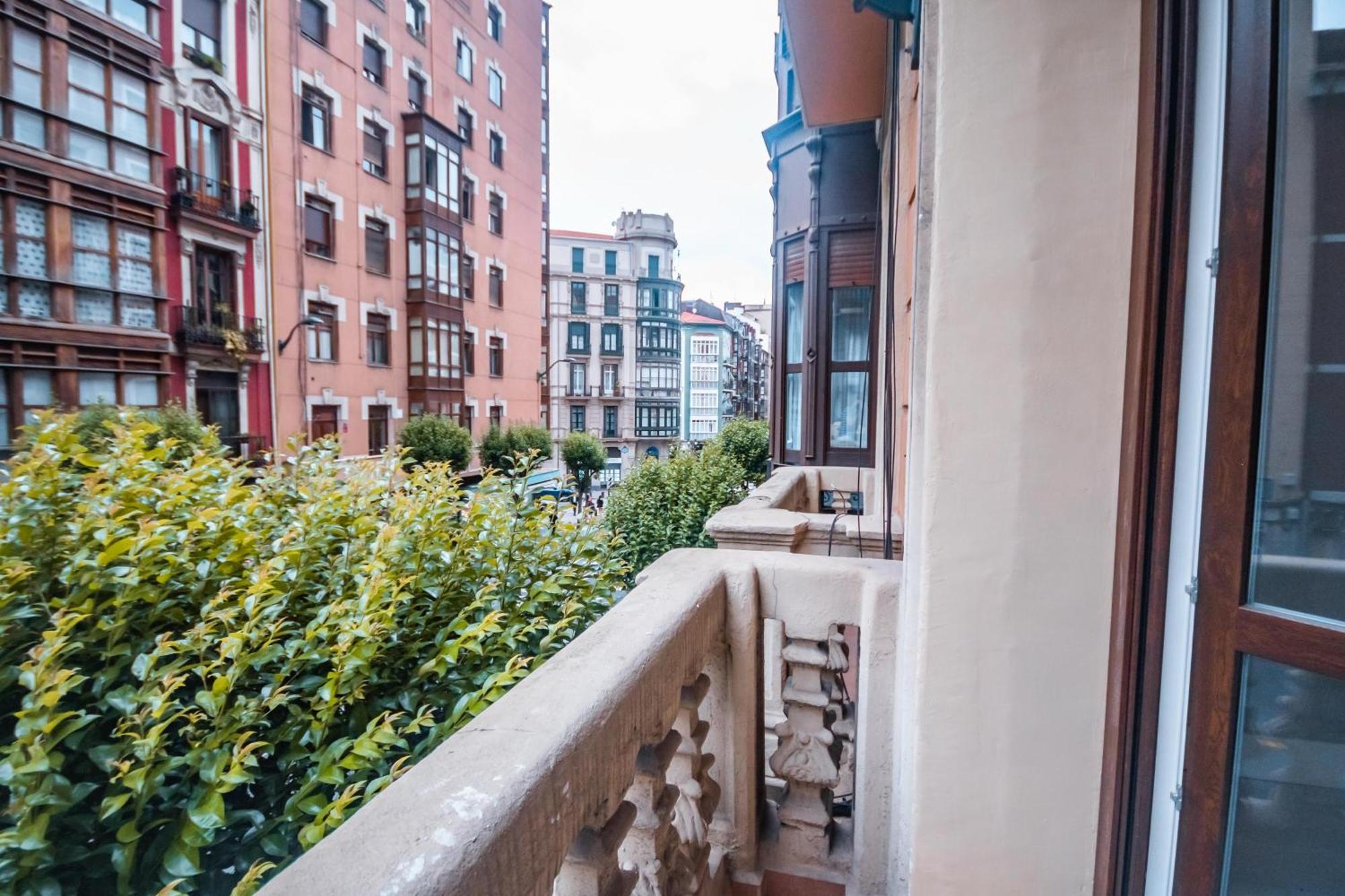 Gran Apartamento 6 Suites Bilbao Center Ngoại thất bức ảnh